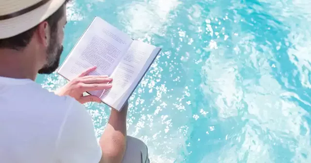 A 31-year-old millionaire who's read 360 personal finance books shares his favorite