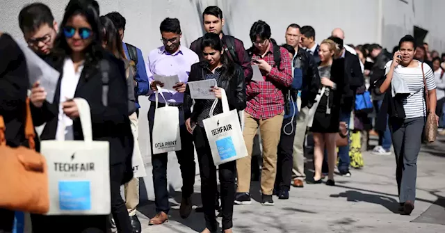 US weekly jobless claims fall, but the labor market trend is weakening