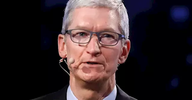 Apple just lost a Facebook: Market value decline since peak exceeds value of nearly any US company