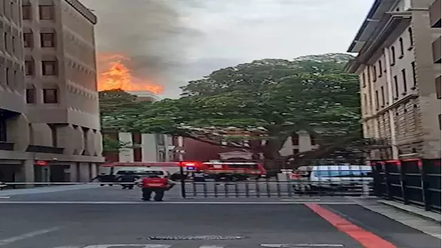 Firefighters battle huge blaze in the Parliament precinct in Cape Town - SABC News - Breaking news, special reports, world, business, sport coverage of all South African current events. Africa's news leader.