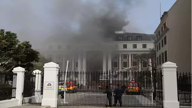 High temperature levels behind Parliament fire flaring up again - SABC News - Breaking news, special reports, world, business, sport coverage of all South African current events. Africa's news leader.