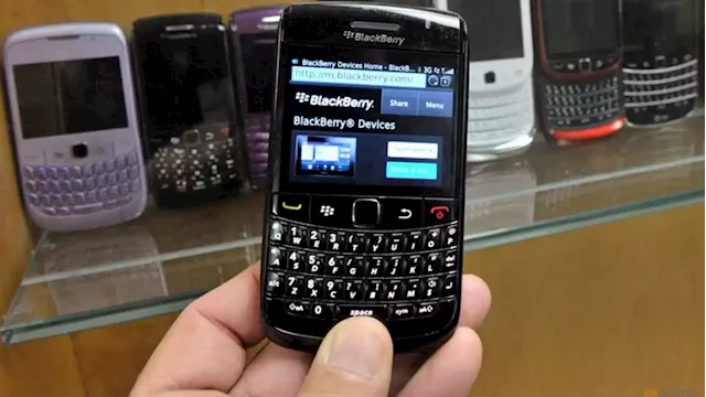 BlackBerry pulls life support for once-indispensable business smartphone