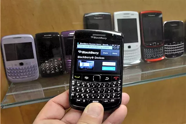 BlackBerry pulls life support for once-indispensable business smartphone