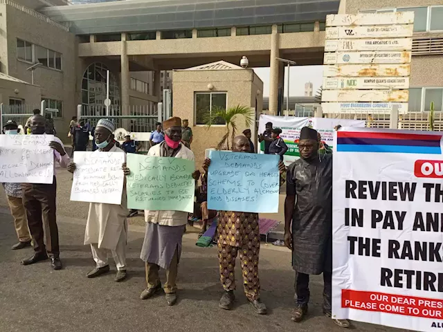 Ex-soldiers storm finance ministry, demand payment of pension arrears