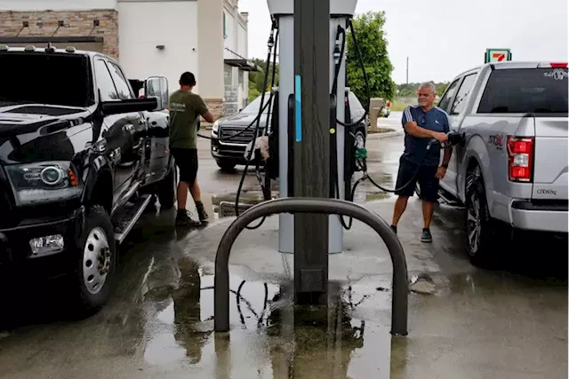 White House meets oil industry over Hurricane Ian price-gouging concerns