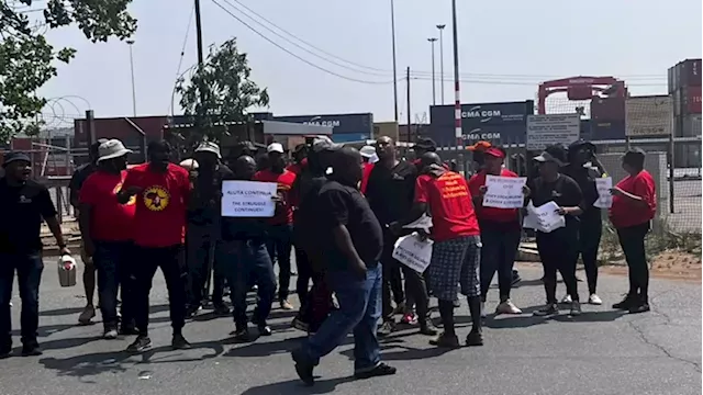 Two wounded in Bloemfontein during Transnet workers' strike - SABC News - Breaking news, special reports, world, business, sport coverage of all South African current events. Africa's news leader.