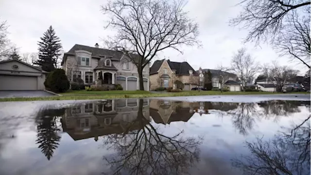 Toronto picked as UBS’s bubbliest housing market as prices drop - BNN Bloomberg