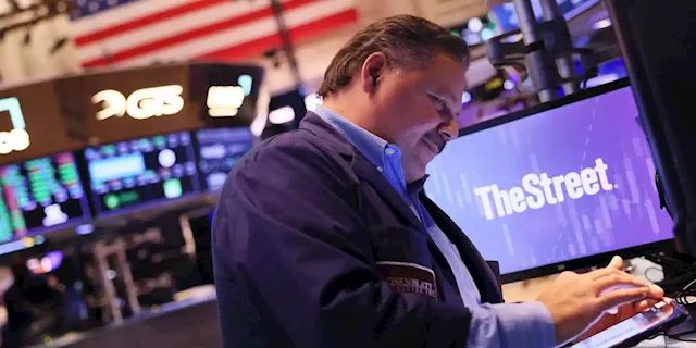 Stocks Drop After Wild Surge on Wall Street