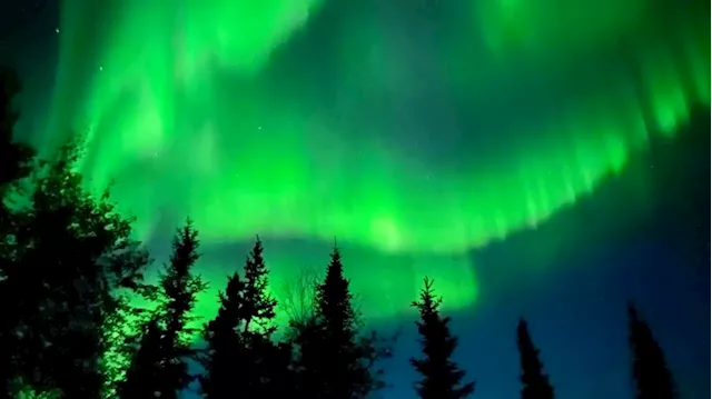 N.W.T. aurora begins attracting visitors in slow recovery of tourism industry