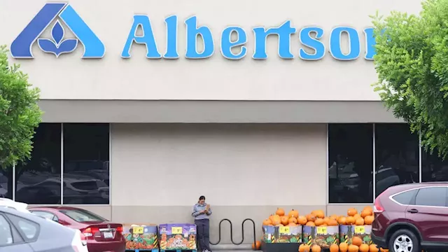 Kroger, Albertsons announce $25 billion merger deal