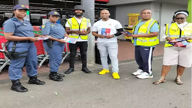 Potchesfstroom community patrollers take the fight against crime in their own hands - SABC News - Breaking news, special reports, world, business, sport coverage of all South African current events. Africa's news leader.