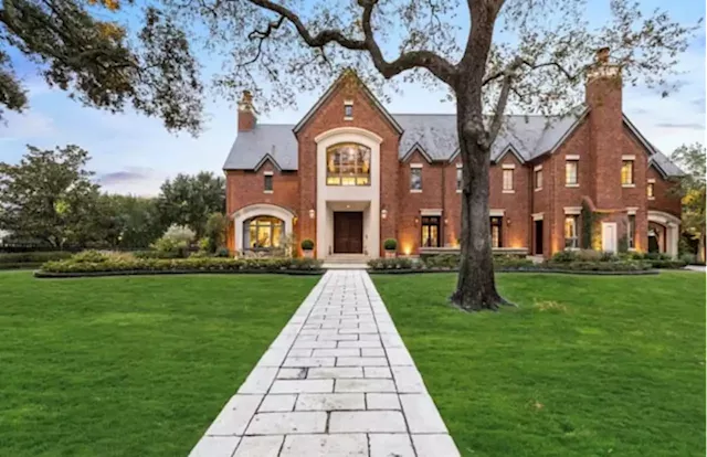 PHOTOS: Tony Buzbee’s mansion is still on the market, price decreased to $20M; Take a look inside at the stunning, traditional space