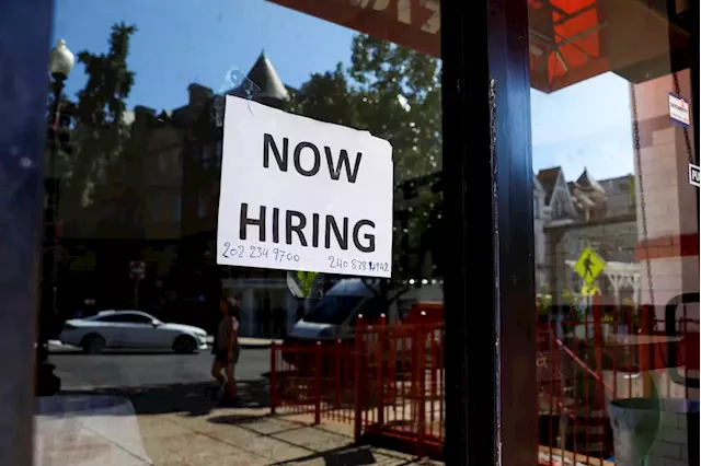 U.S. weekly unemployment claims unexpectedly fall as labour market remains tight