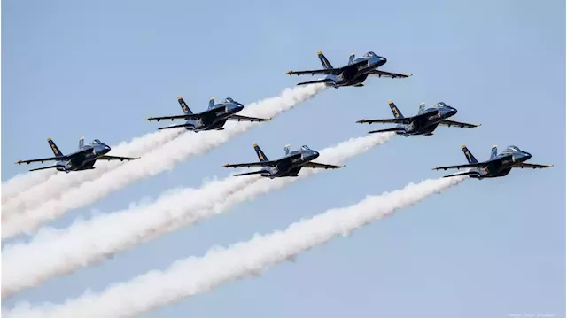 Unable to get into the NAS Jacksonville Air Show? Here's what the scene was like - Jacksonville Business Journal