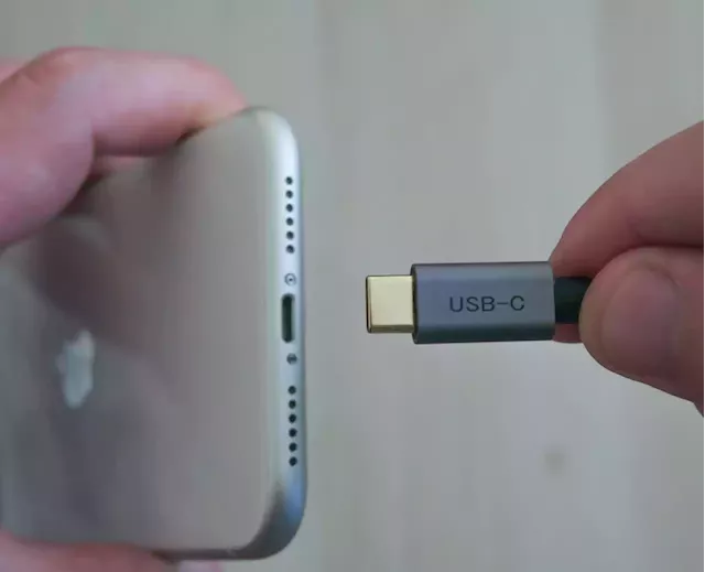 Apple USB-C: Company will be changing phone chargers in EU