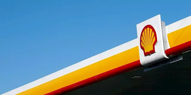 Shell earnings fall 18% as it kicks off $4 billion buyback