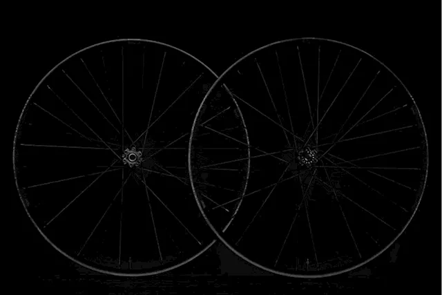 Industry Nine Cranks it Back Up to 11 with None More Black Edition Enduro 305 Wheels