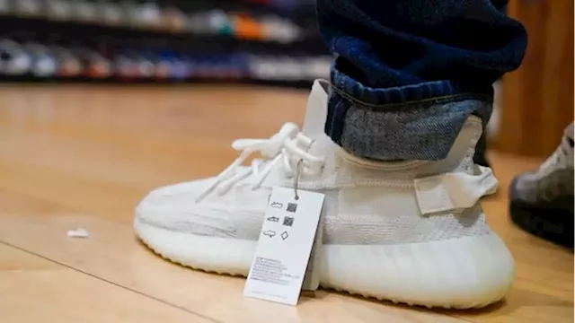 Ye or nay? Yeezy sneaker sales soar as fans, companies split on giving Kanye West the boot | CBC News