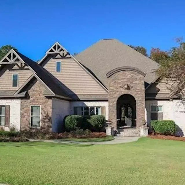 Expensive homes on the market in Dothan