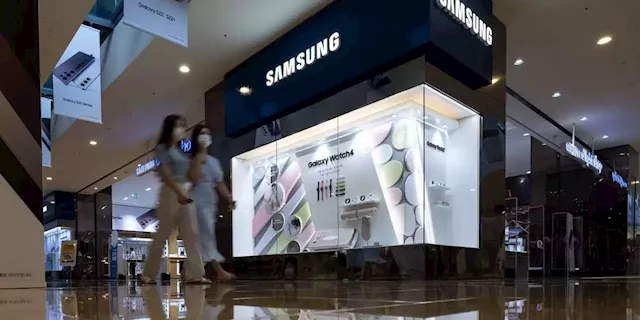 Samsung Expects Earnings to Slump as Consumer Spending Slips