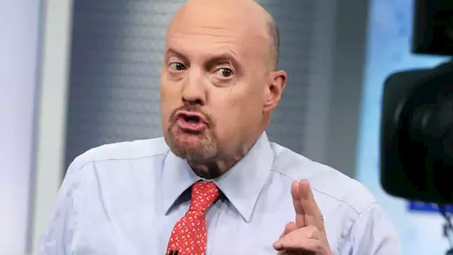 ‘Hold your nose and sell’ to brace for a possible market downturn, Jim Cramer says