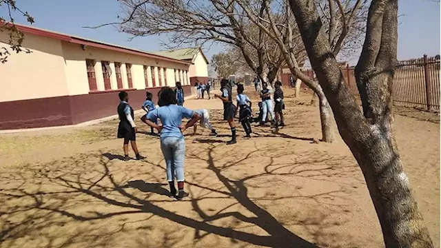 Parents up in arms after a government school in Gqeberha expels learners due to non-payment - SABC News - Breaking news, special reports, world, business, sport coverage of all South African current events. Africa's news leader.