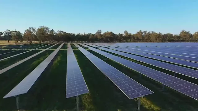 Govt &#8216;not backing in the gas industry&#8217; with plans for NT solar farms