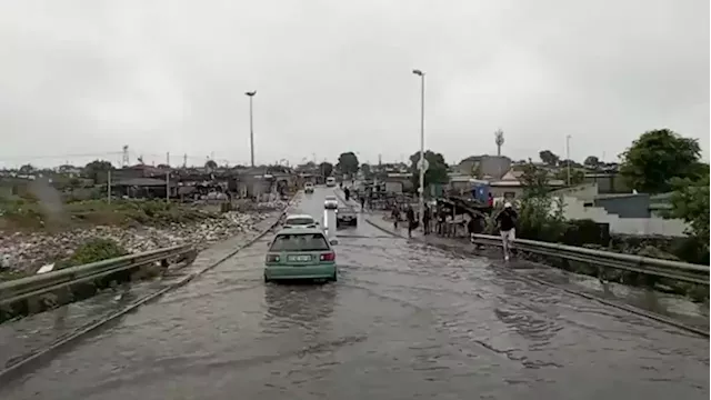 Over 300 Soweto hostel families affected by flooding as result of heavy rains - SABC News - Breaking news, special reports, world, business, sport coverage of all South African current events. Africa's news leader.