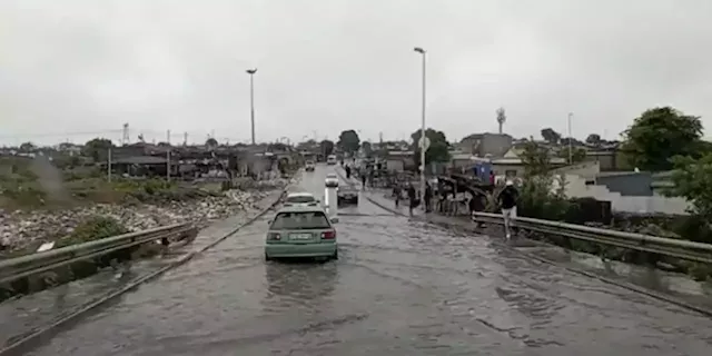 South Africa experiences floods due to heavy rains - SABC News - Breaking news, special reports, world, business, sport coverage of all South African current events. Africa's news leader.