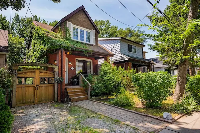 Humber River ravine home bucks stalled market to sell for $100,000 over asking after quick negotiation