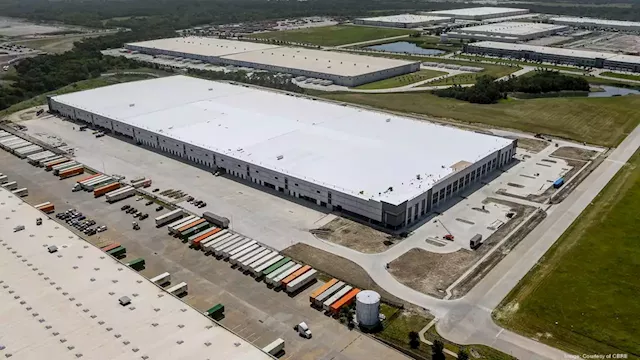 700,000 square feet of industrial developed by Scannell Properties sells weeks after delivery - Dallas Business Journal