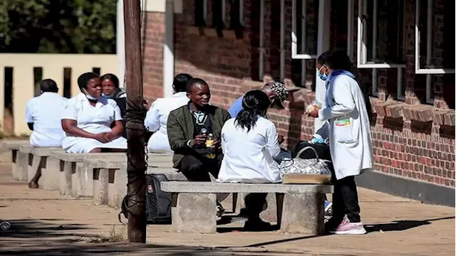 Over 4 000 Zimbabwean doctors and nurses left the country in 2021 - SABC News - Breaking news, special reports, world, business, sport coverage of all South African current events. Africa's news leader.