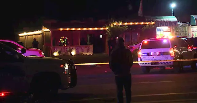 Man shot, killed outside Phoenix business near 12th Street and Maryland, suspect outstanding