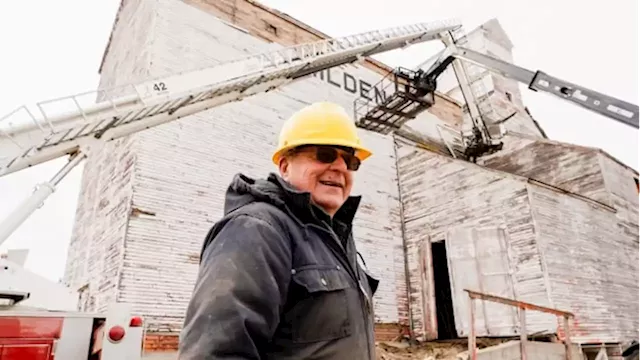 Saving Saskatchewan's sentinels: Company repurposes historic grain elevators | CBC News