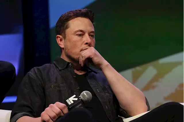 Twitter employees are calling Elon Musk's plans to reinstate banned accounts 'the Big Bang' | Business Insider