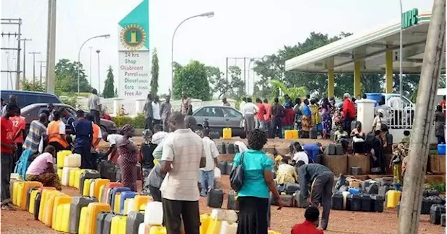 Nigerian Petroleum Company, NNPC Blames Fuel Queues On Road Projects In Lagos | Sahara Reporters