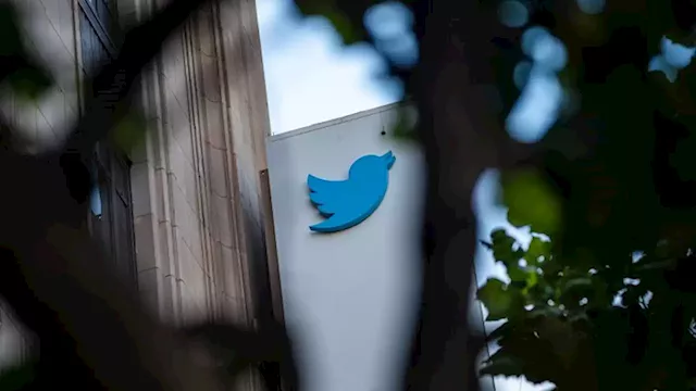 Elon Musk said Twitter has seen a 'massive drop in revenue' as more brands pause ads | CNN Business