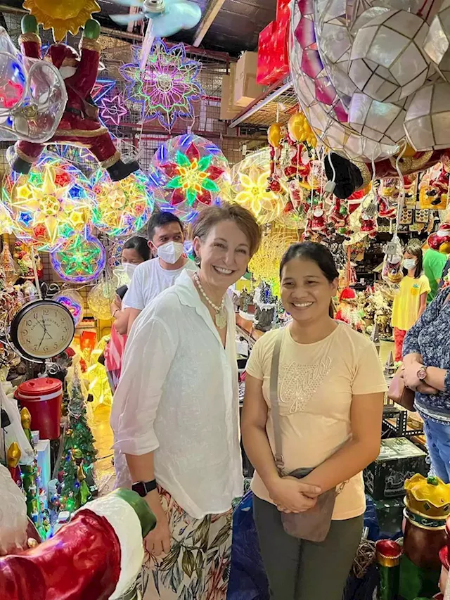 US envoy enthralled by Pinoy 'parol' at Dapitan Market