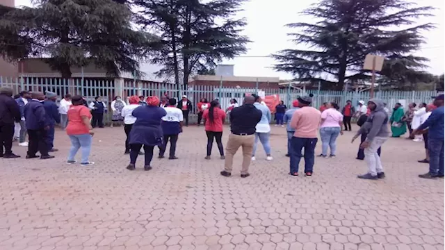 Public servants embark on nationwide lunchtime pickets - SABC News - Breaking news, special reports, world, business, sport coverage of all South African current events. Africa's news leader.