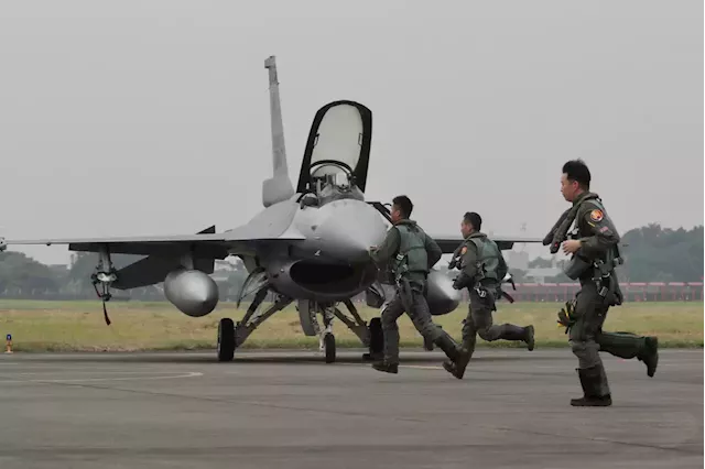 Business Maverick: Australia launches review into former pilots training Chinese military