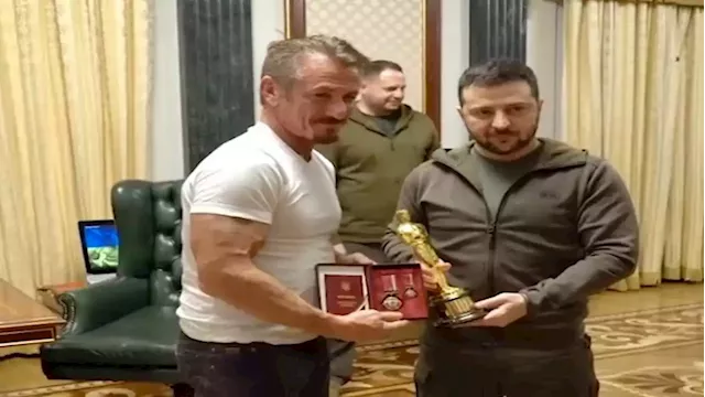 Sean Penn visits Ukraine's Zelenskyy, loans him an Oscar - SABC News - Breaking news, special reports, world, business, sport coverage of all South African current events. Africa's news leader.