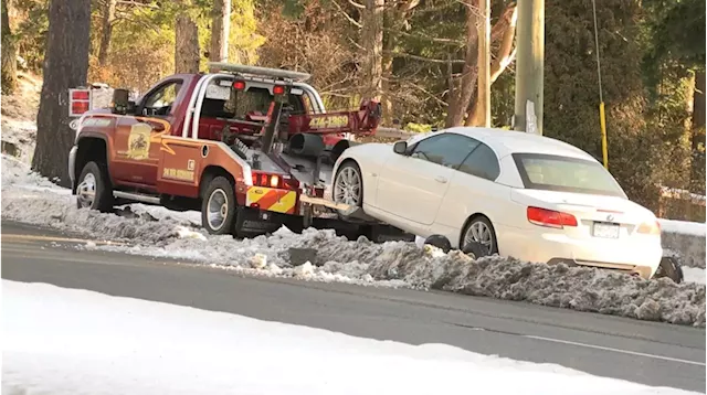 'Last night was intense': Tow companies clear dozens of abandoned cars from Malahat