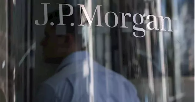 J.P.Morgan cuts 2023 S&P 500 earnings forecast by 9%