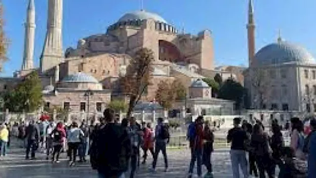 Turkey’s weak lira affects the tourism industry