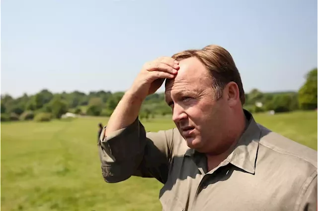 US conspiracy theorist Alex Jones files for bankruptcy | Business Insider