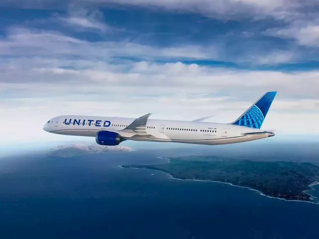 A United flight from Brazil to Houston got hit by turbulence so bad that 5 people were taken to hospital | Business Insider