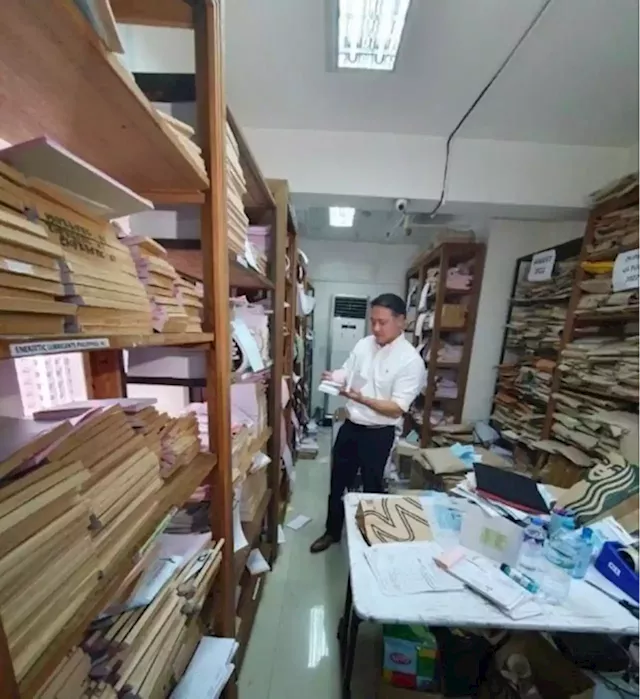 BIR commissioner leads seizure of thousands of falsified receipts, invoices, business documents