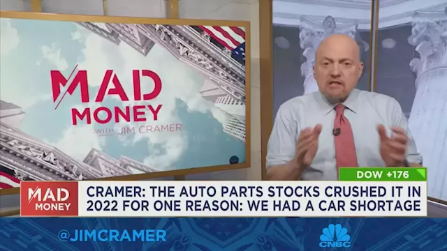 Jim Cramer likes these 7 consumer discretionary stocks for 2023