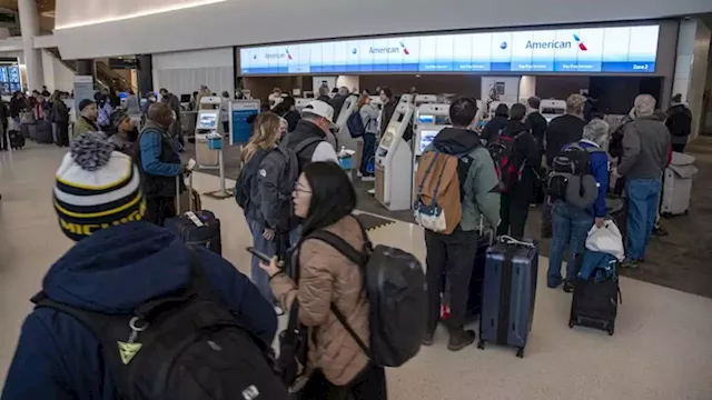 United and American Airlines place price caps on some cities to help Southwest customers get home | CNN Business