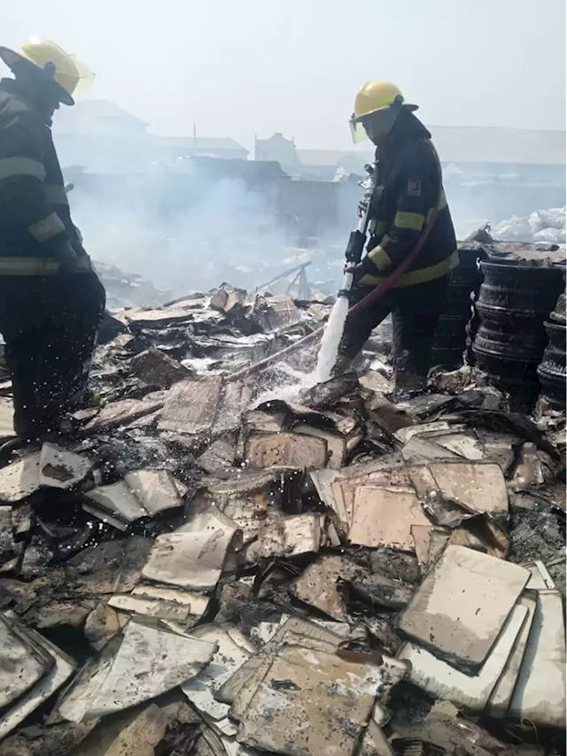 Fire guts Ogun market, Lagos records 46 emergencies in 2 days - Daily Trust